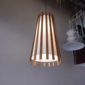 Luminária Cone amadeirada